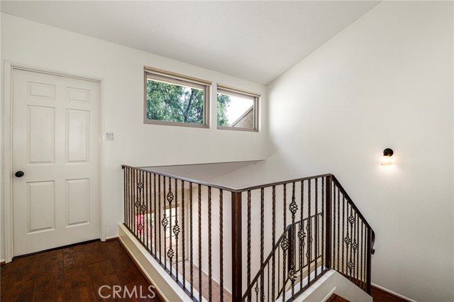 30452 Passageway Place, Agoura Hills CA: https://media.crmls.org/medias/c4ea5827-d4e0-41ac-83e6-876a2a8e87e6.jpg