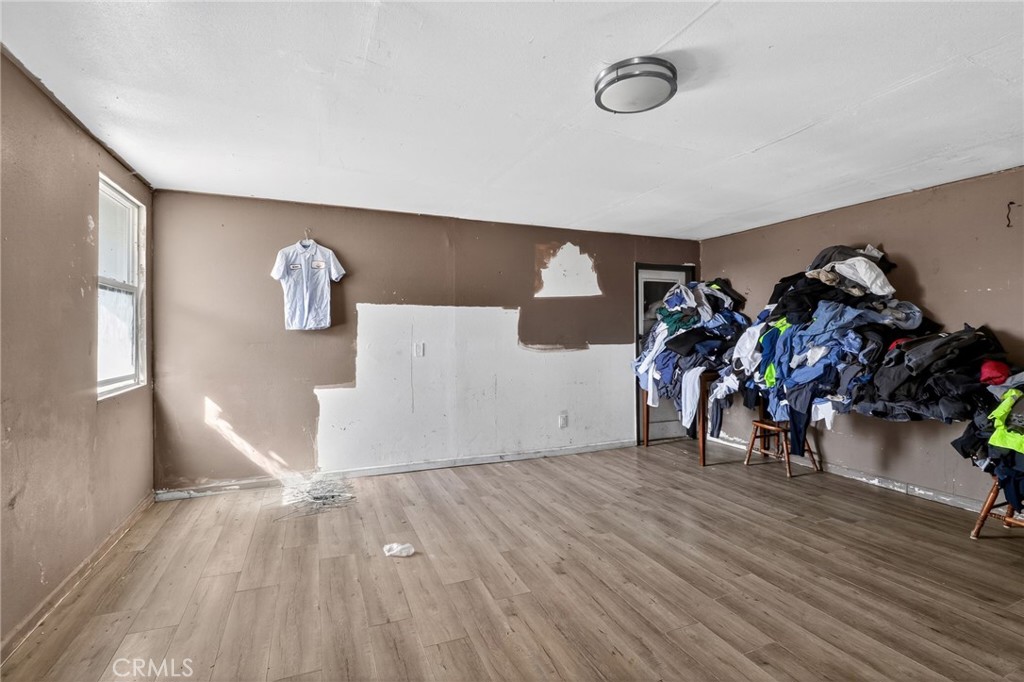 https://media.crmls.org/medias/c4eab82c-d073-449a-86fe-95127c066a06.jpg?preset=X-Large