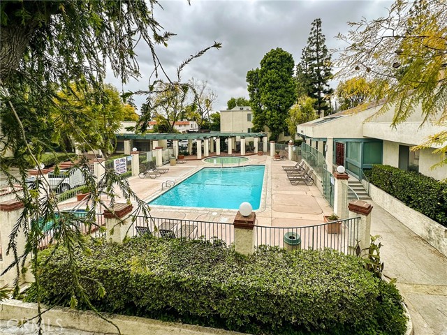 Detail Gallery Image 6 of 29 For 5700 Etiwanda Ave #252,  Tarzana,  CA 91356 - 3 Beds | 2 Baths