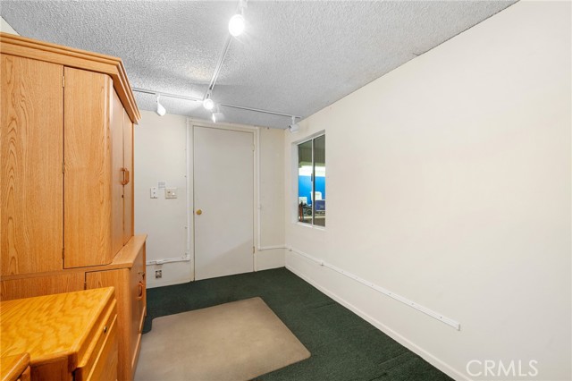 Detail Gallery Image 24 of 38 For 9555 via Venezia, Burbank,  CA 91504 - 3 Beds | 3 Baths