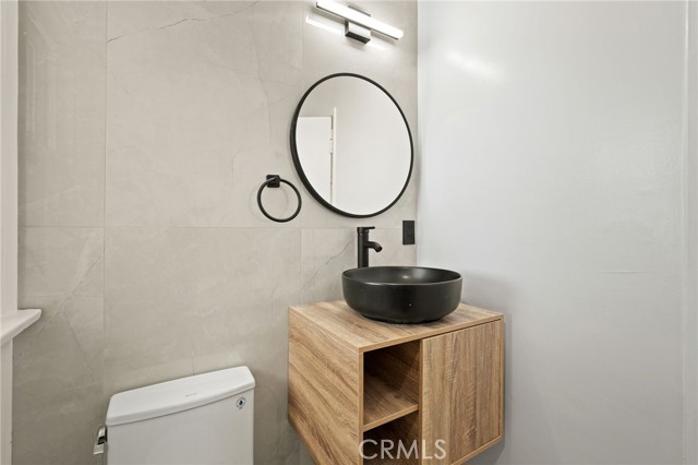 Detail Gallery Image 15 of 37 For 6556 Corbin Ave, Reseda,  CA 91335 - 4 Beds | 2 Baths