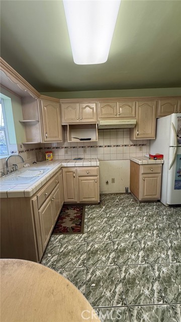 Detail Gallery Image 4 of 14 For 21117 Normandie, Torrance,  CA 90501 - 3 Beds | 1 Baths