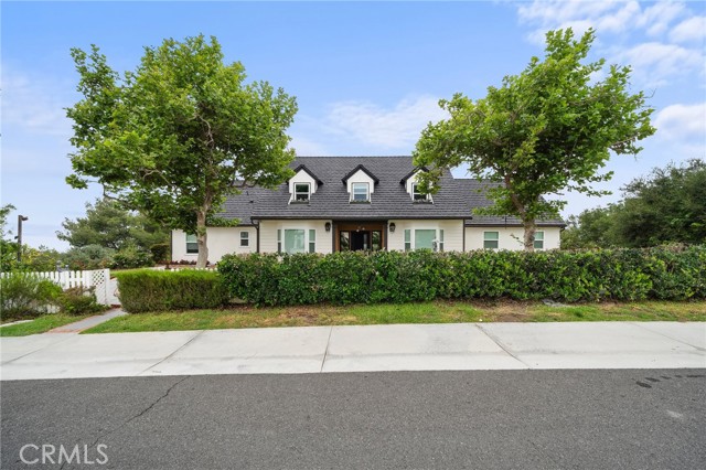 22621 Ridge Line Road, Diamond Bar CA: https://media.crmls.org/medias/c4ed0598-22b6-465d-ac24-9a717fa46a1f.jpg
