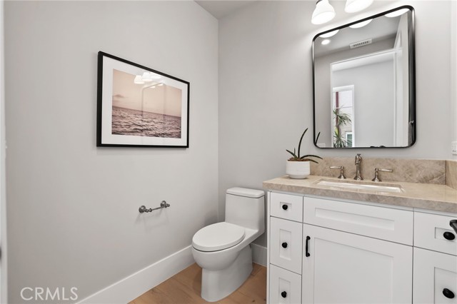 825 W Bay Avenue, Newport Beach CA: https://media.crmls.org/medias/c4ed48b3-d0a7-4a23-8009-d8de94adc452.jpg