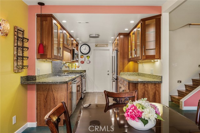 Detail Gallery Image 8 of 22 For 19081 Flagship Cir, Huntington Beach,  CA 92648 - 3 Beds | 2/1 Baths