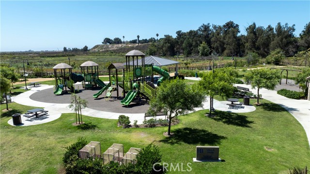 Detail Gallery Image 41 of 52 For 17352 Eucalyptus Ln, Huntington Beach,  CA 92649 - 5 Beds | 5/1 Baths