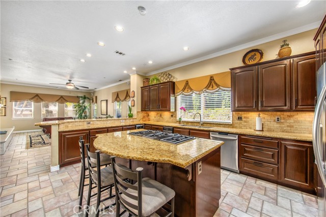 Detail Gallery Image 20 of 65 For 652 Fairway Dr, Redlands,  CA 92373 - 5 Beds | 4/1 Baths