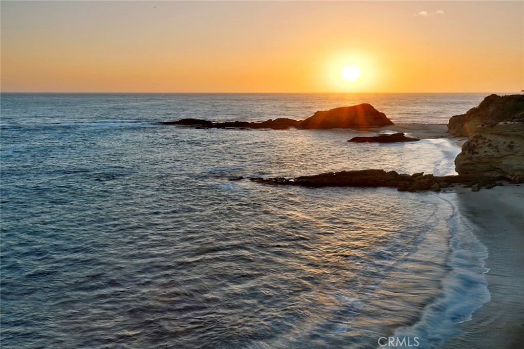 https://media.crmls.org/medias/c4ee4415-0222-4e1d-a527-444f4c8d3ea7.jpg?preset=X-Large