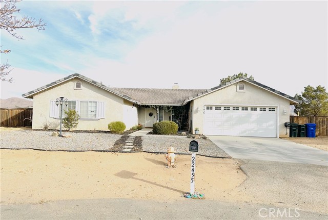 Detail Gallery Image 1 of 22 For 22455 Gold Bar Ct, Apple Valley,  CA 92307 - 4 Beds | 2 Baths