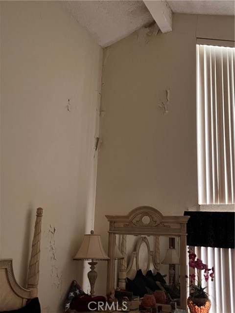 Detail Gallery Image 6 of 10 For 2733 N. Vista Knoll Rd, Orange,  CA 92867 - 3 Beds | 2/1 Baths