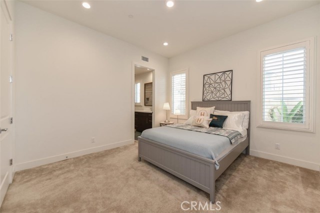 Detail Gallery Image 5 of 24 For 52 Kite, Irvine,  CA 92618 - 6 Beds | 6/1 Baths