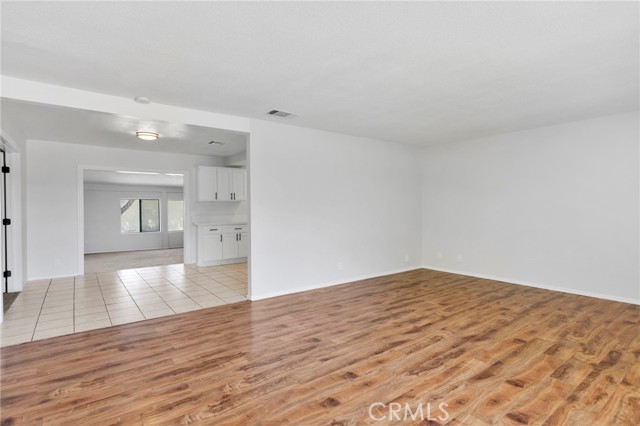 Detail Gallery Image 9 of 20 For 15970 Lindero, Victorville,  CA 92395 - 3 Beds | 2 Baths