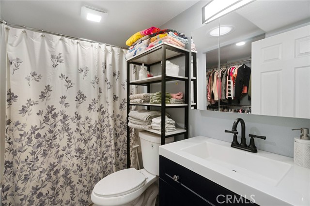 Detail Gallery Image 17 of 24 For 5559 Elm Ave, Long Beach,  CA 90805 - 2 Beds | 2 Baths