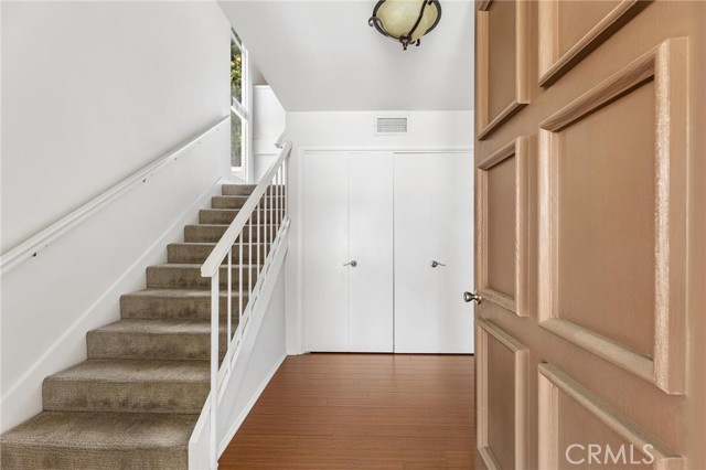 Detail Gallery Image 3 of 38 For 936 Woodlawn Dr, Thousand Oaks,  CA 91360 - 3 Beds | 2 Baths