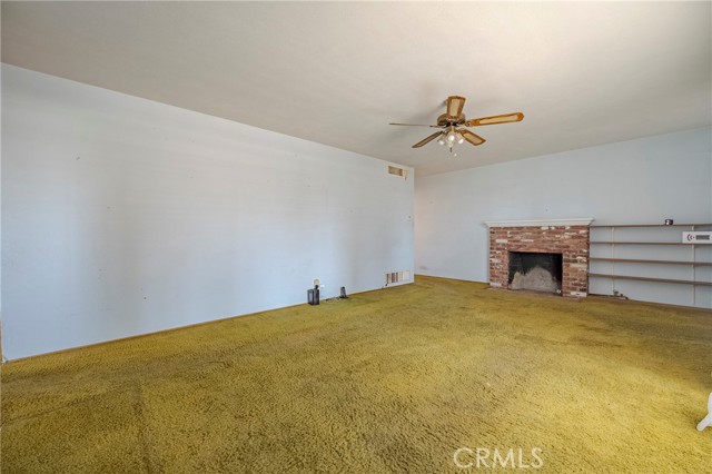 1640 Shirley Street, Merced CA: https://media.crmls.org/medias/c4f27d55-b2c7-41e6-9f8d-2ce6a7644cfc.jpg