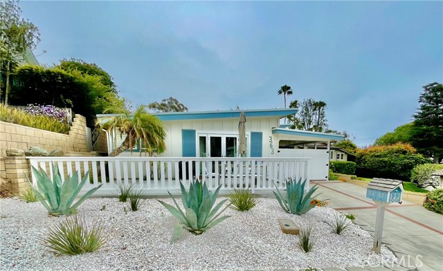 Detail Gallery Image 2 of 20 For 363 Ruby St, Laguna Beach,  CA 92651 - 3 Beds | 2 Baths