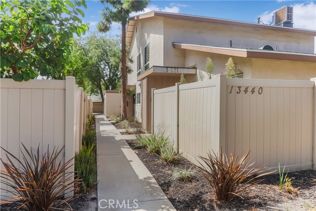 Front Image Thumbnail for CRRS26182066