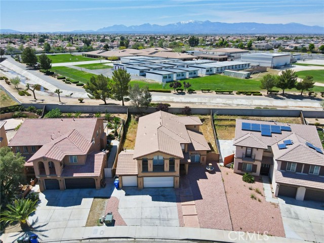 Detail Gallery Image 2 of 54 For 13010 Banning, Victorville,  CA 92392 - 5 Beds | 3 Baths