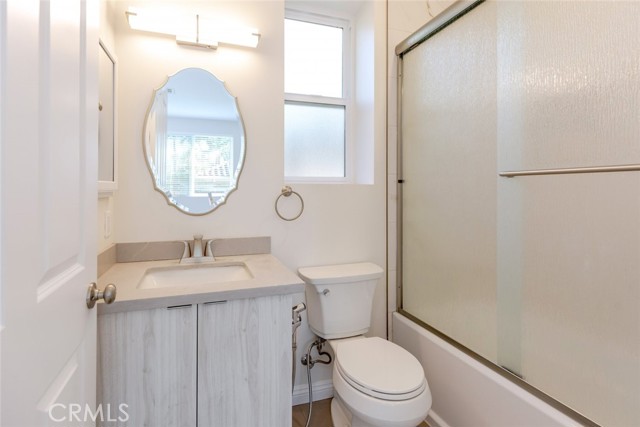 Detail Gallery Image 14 of 25 For 1057 E Elmwood Ave, Burbank,  CA 91501 - 2 Beds | 1 Baths