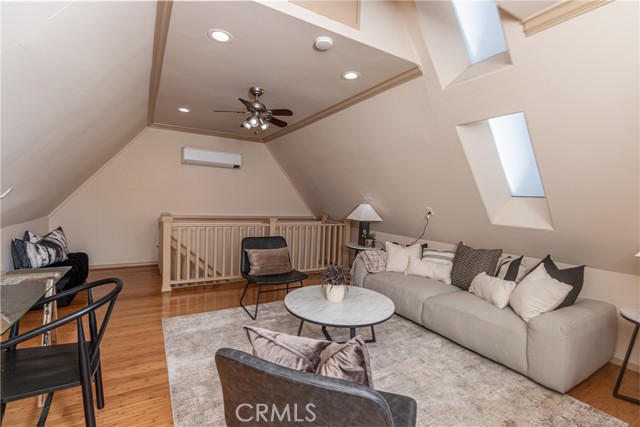 Detail Gallery Image 44 of 54 For 211 S Keystone, Burbank,  CA 91506 - 2 Beds | 2 Baths