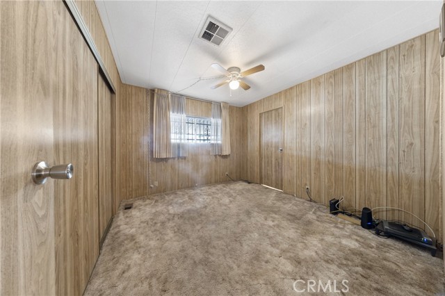 575 S Lyon, Hemet CA: https://media.crmls.org/medias/c4f97938-666c-4471-8fd9-68d87f2ef982.jpg