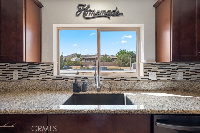 Detail Gallery Image 21 of 59 For 57731 San Tropeze, Yucca Valley,  CA 92284 - 5 Beds | 3 Baths