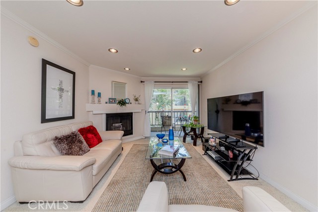 Detail Gallery Image 25 of 36 For 21450 Burbank Bld #211,  Woodland Hills,  CA 91367 - 2 Beds | 2 Baths