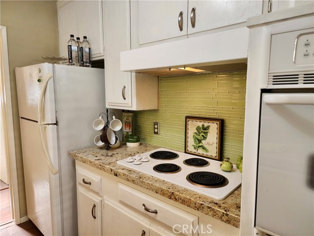 Image 3 of 23 For 2772 2nd Street E2