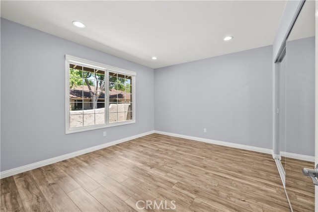 Detail Gallery Image 4 of 31 For 26847 Oak Branch Cir, Newhall,  CA 91321 - 2 Beds | 2 Baths
