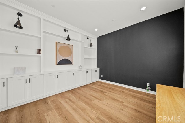 Detail Gallery Image 6 of 56 For 17715 Hillside, Canyon Country,  CA 91350 - 4 Beds | 4 Baths