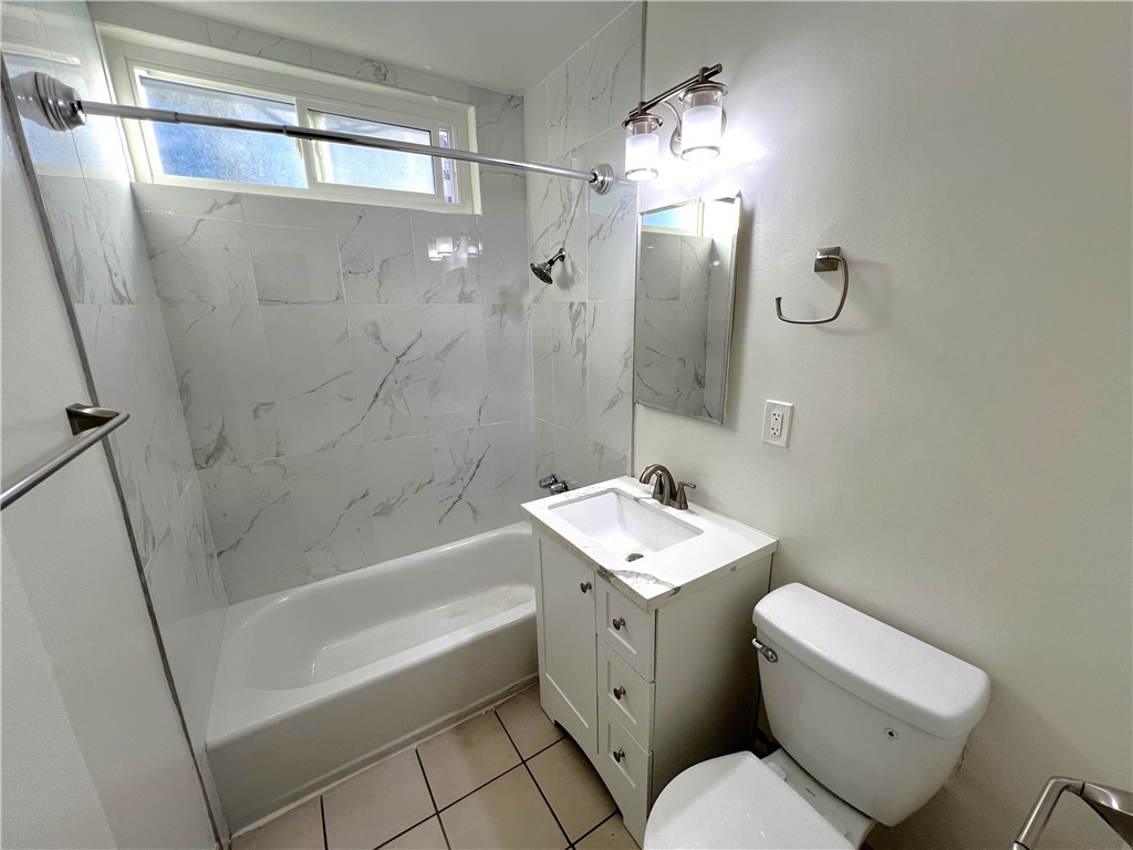 12926 Doty Avenue # 24, Hawthorne, California 90250, ,1 BathroomBathrooms,Residential Lease,For Rent,12926 Doty Avenue # 24,CRSB24234735