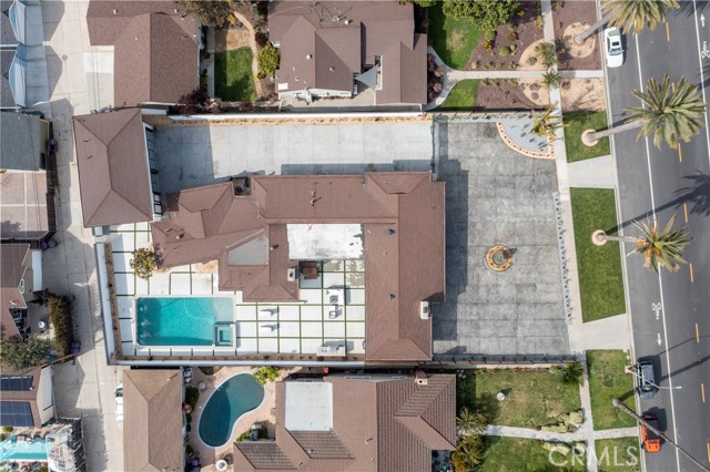 Detail Gallery Image 46 of 75 For 3841 Pacific Ave, Long Beach,  CA 90807 - 5 Beds | 5 Baths