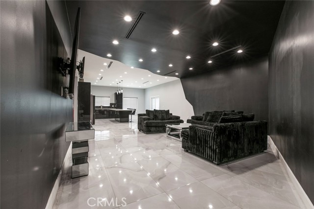 17800 Raymer Street, Sherwood Forest CA: https://media.crmls.org/medias/c4fc3bf3-67c4-4ded-bcbf-30e4ae4548f7.jpg