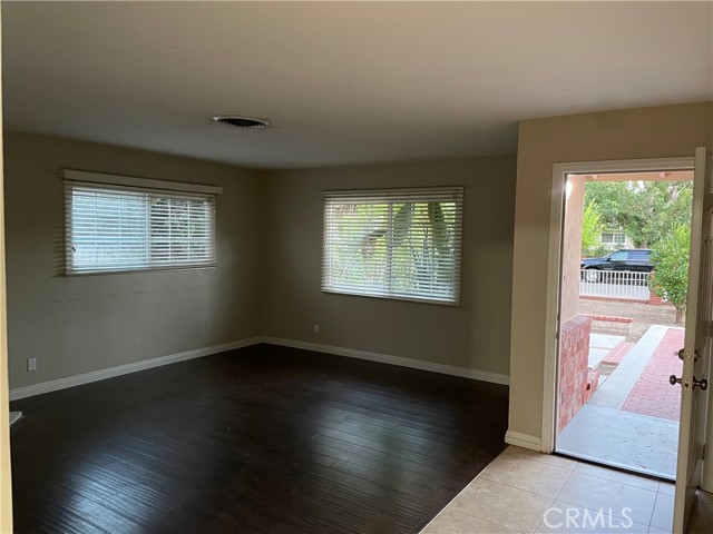 22501 Haynes Street photo 7