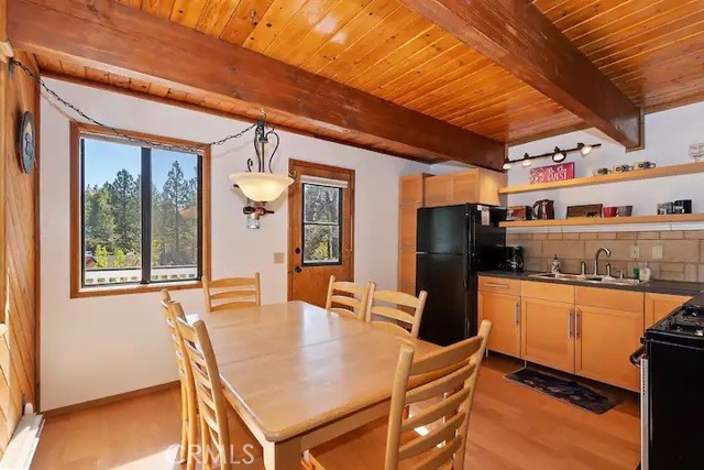 42373 Paramount Road, Big Bear Lake CA: https://media.crmls.org/medias/c4fd5744-7a6b-4275-9851-f33ea965072f.jpg