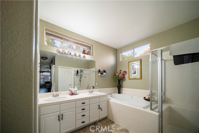 6028 W Evergreen Avenue, Visalia CA: https://media.crmls.org/medias/c4fe201d-ebeb-42d9-8edb-aeb3a2fd30c4.jpg