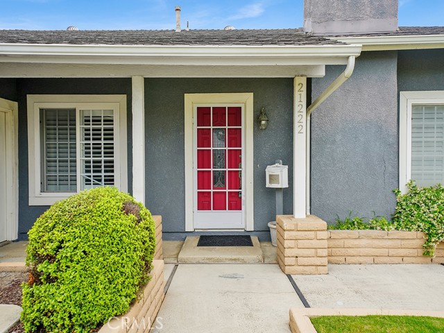 21222 Banff Lane, Huntington Beach CA: https://media.crmls.org/medias/c4fef87d-ff7b-4989-9ef0-d6590855efad.jpg