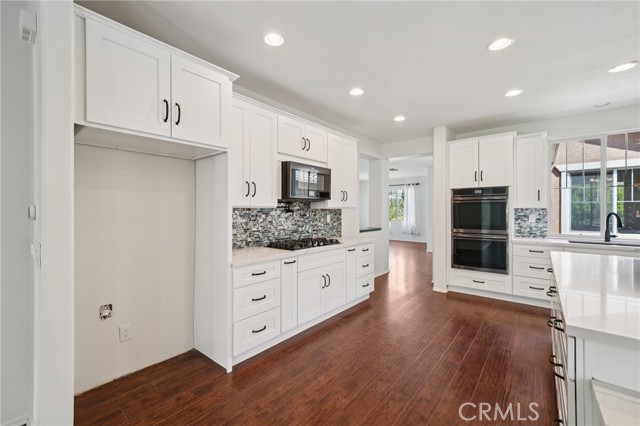 Detail Gallery Image 8 of 49 For 32101 Daisy Dr, Winchester,  CA 92596 - 4 Beds | 3 Baths