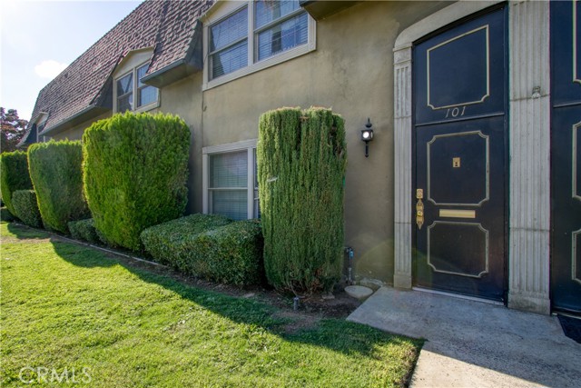 Detail Gallery Image 2 of 32 For 101 E Cypress, Redlands,  CA 92373 - 3 Beds | 2/1 Baths