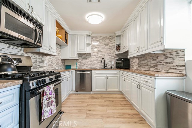 Detail Gallery Image 9 of 39 For 4805 4805 Lowell, La Crescenta,  CA 91214 - 3 Beds | 2 Baths