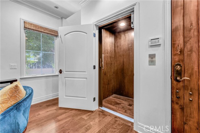 638 Sierra Madre Blvd, Sierra Madre CA: https://media.crmls.org/medias/c501d23d-9699-4b98-9680-3a3c8b4056d6.jpg