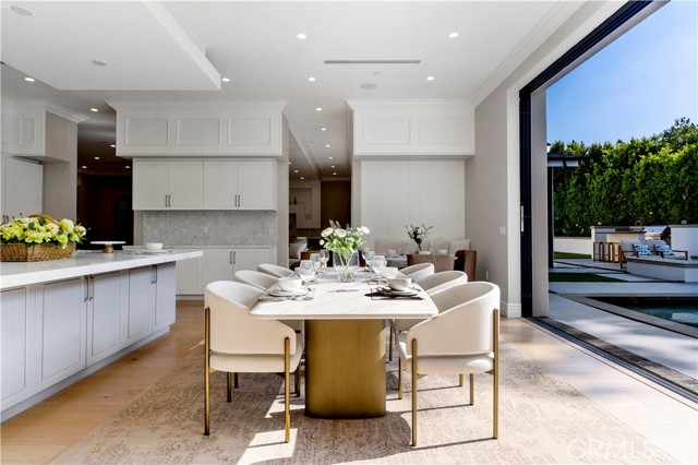 4635 Brewster Drive, Tarzana CA: https://media.crmls.org/medias/c5021c54-c5ed-4626-90bf-e3d078552384.jpg