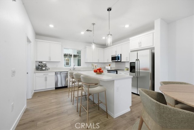 Detail Gallery Image 9 of 28 For 2520 Bombay St, South El Monte,  CA 91733 - 4 Beds | 3/1 Baths