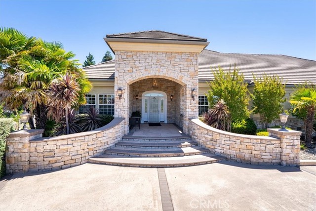 1226 Kapareil Lane, Paso Robles CA: https://media.crmls.org/medias/c50255c1-b9c7-43c5-a672-fe840b046be7.jpg