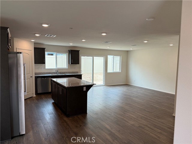Detail Gallery Image 2 of 22 For 14077 Shayna St, Moreno Valley,  CA 92555 - 4 Beds | 2/1 Baths