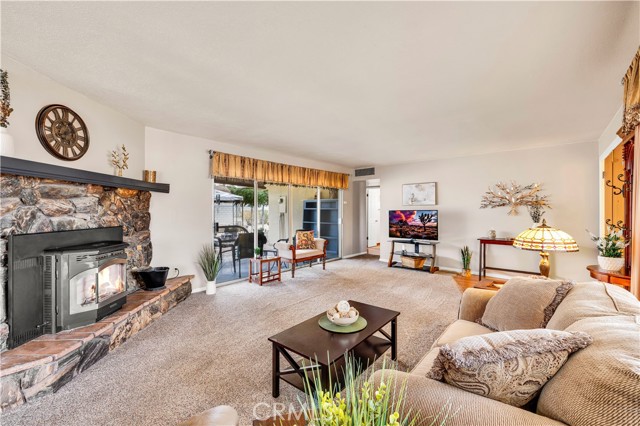 Detail Gallery Image 7 of 60 For 6919 Lennox Ave, Yucca Valley,  CA 92284 - 3 Beds | 2 Baths