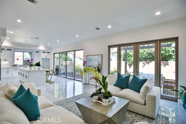 Detail Gallery Image 22 of 63 For 17413 Siena, Fountain Valley,  CA 92708 - 4 Beds | 4 Baths