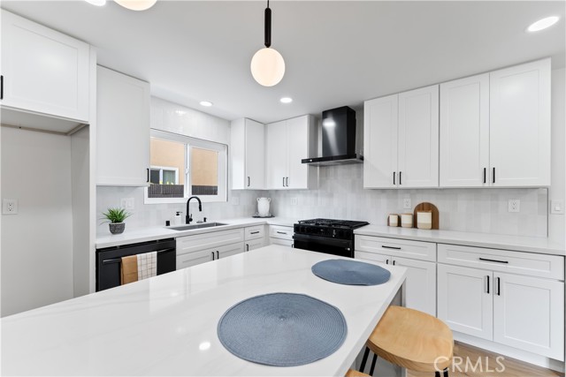 Detail Gallery Image 11 of 44 For 2514 S Rita Way, Santa Ana,  CA 92704 - 3 Beds | 2 Baths