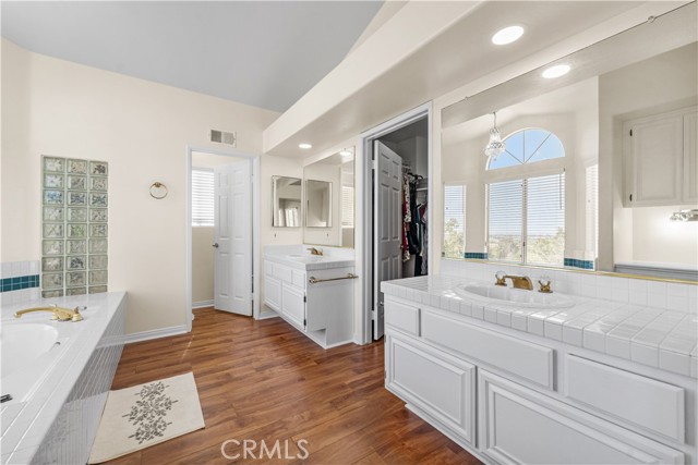 1215 Date Palm Drive, Palmdale CA: https://media.crmls.org/medias/c5039051-c877-4973-ac82-844f2c929d21.jpg