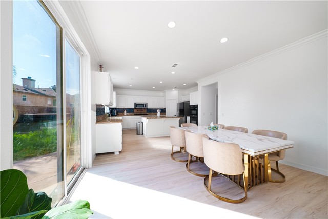 Detail Gallery Image 11 of 29 For 13723 Deerpath, Corona,  CA 92880 - 6 Beds | 5 Baths